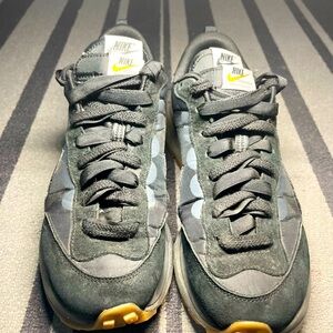 Nike Sacai Vapourwaffle Black Gum